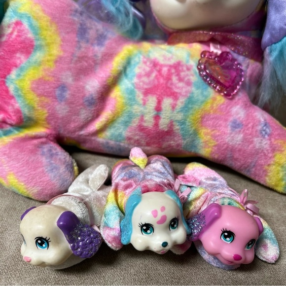 Puppy Surprise Rainbow Tie Dye Mom Dog & 3 baby puppies - Picture 3 of 4